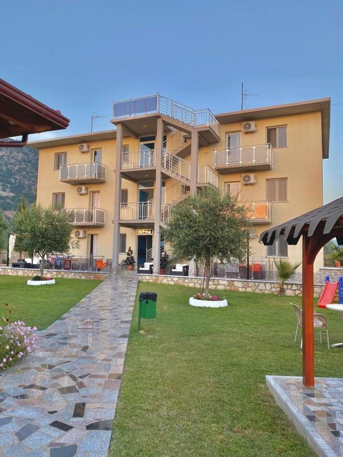 Vila Hotel Velipojë Екстериор снимка